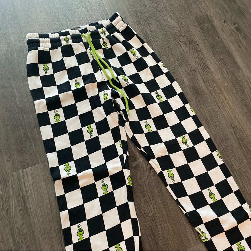 The Grinch x Forever 21 Joggers Christmas Sweatpants